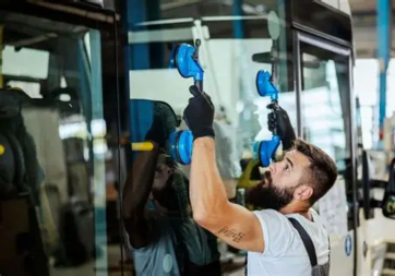 Mobile bus windscreen replacement in Tauranga