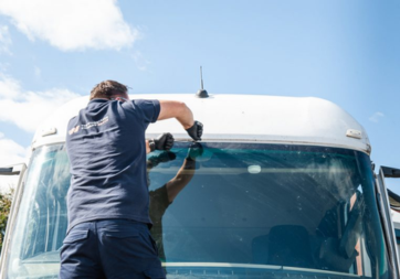 Mobile fleet vehicle windscreen repair service in Tauranga